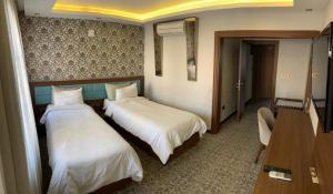 Royal Boutique House Family