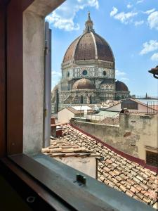 Historic Florence Apartment with Duomo View