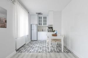 Bright Private Modern 2bd1bath Bebek Gem! #247