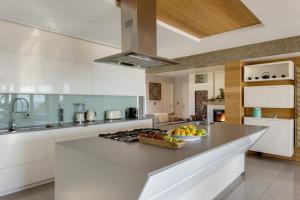 Element House - Contemporary and Upmarket Villa