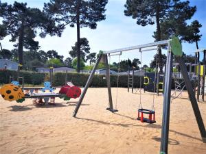 Campings Mobil Home 10 personnes Camping la Tremblade Emplacement 074 : photos des chambres