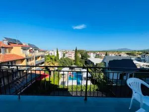 Apartments Lozenets - Velika