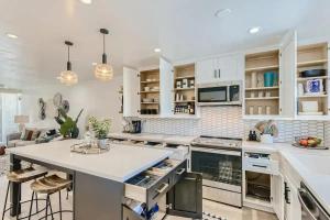 Luxury Condo in Old Town Scottsdale wPool