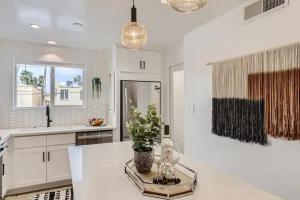Luxury Condo in Old Town Scottsdale wPool