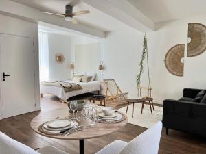 Appartements Les Loges des Coteaux - Loge 1 - Luxury lodges with jacuzzi : photos des chambres