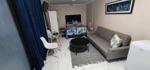 Batchelor at Labiance by Cozy