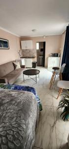 Batchelor at Labiance by Cozy