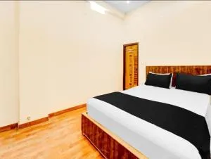 Gayatri Palace - Pipra Dewās