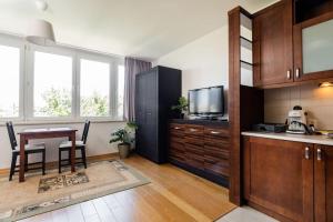 Golden Oasis Studio City Center