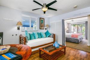 Cool Cabana at Waikiki condo