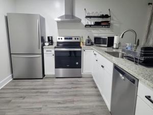Renovated 2 Bed Walltown Home Walk to Duke! A