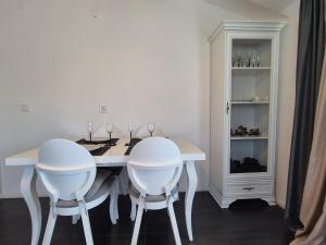 E&E Apartments Paradise Valley