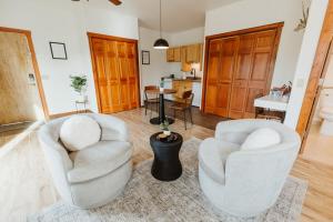 Mt Siyeh at Switchback Suites