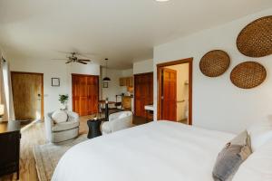 Mt Siyeh at Switchback Suites