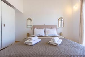 Spacious seaview apartment in Heraklion