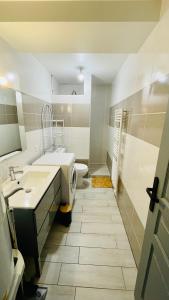 Maisons de vacances Maison de plain-pied avec un grand jardin : photos des chambres