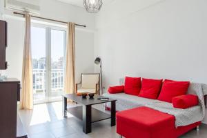Spacious cozy seaview apartment in Heraklion