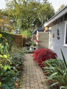 Gezellige ruime Cottage, privé, 2 slaapkamers, hond welkom!