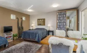 Villa Tammikallio Guest House, near the airport - Kodikas vierasmaja Tuusulassa - 图苏拉