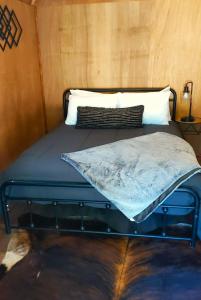 Applegate Cabin 2