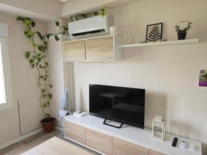 PASARELA ALMOZARA HOME & Parking gratis