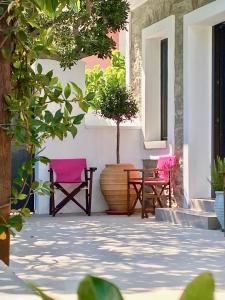 Urban Oasis: Stone House with pool & garden