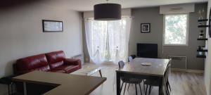 Appartements superbe appartement centre ville saint gregoire : photos des chambres