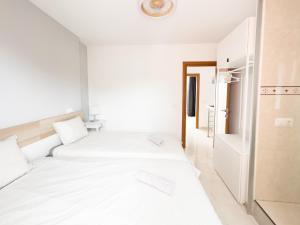 Tranquil 2BR :Private Pool & Ocean Views