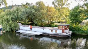 Prague on Boat, Privat Pier, Free Parking