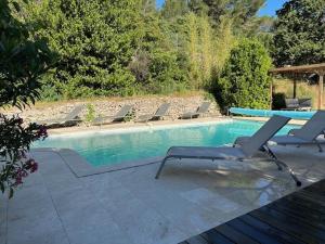Villas Villa des 3 Ponts, Piscine : photos des chambres