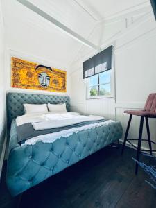 Keskväljakul asuv hubane maja