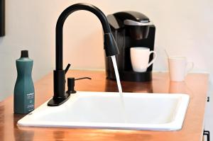 Dos Hermanas Casita 4 Downtown Courtyard Patio