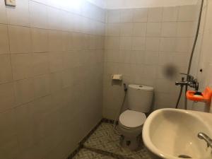 1BD guest house in family compound ubud3, 15 minute walk to yoga barn