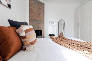 Victorias on High - 3 Bedroom Home with City Views