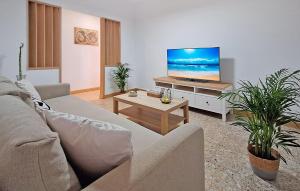 Cozy Apartment In Garachico With Wifi