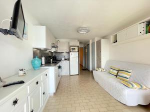 T2 avec loggia vitrée, terrasse, parking à Sète - FR-1-338-589