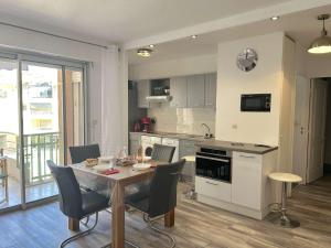 Studio cosy avec terrasse, clim, à 50m plage et 100m commerces, Fréjus - FR-1-226A-177