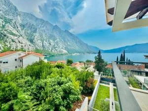 Orahovac sunny view - Trstenik