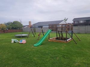 Atlantis Haven - Coastal Cabana Sunrise-On-Sea