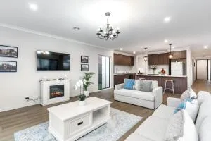 Everhome Lakeside Home - Clyde