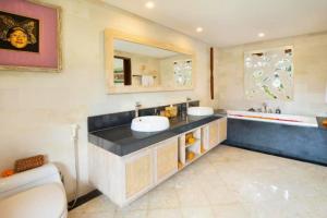 Stunning 2 BR Private Pool Villa ZN63