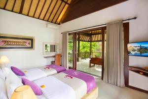 Stunning 2 BR Private Pool Villa ZN63