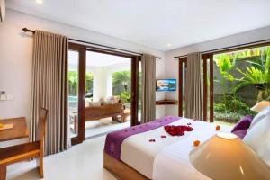 Stunning 2 BR Private Pool Villa ZN63