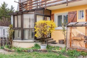 Appartements T3 a St Pons en rez de jardin : photos des chambres