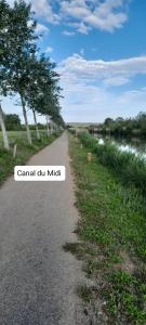 B&B / Chambres d'hotes Entre canal et garrigue : photos des chambres
