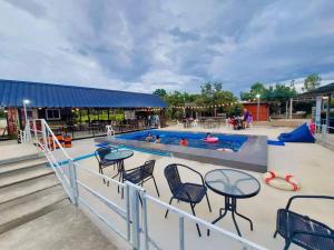 แม่ให้ โฮมสเตย์