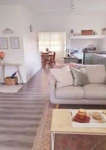 Willows Cottage on Anzac - Liston