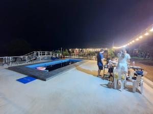 แม่ให้ โฮมสเตย์