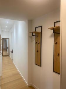 Historic Bright and Beautiful Apartment in Old Nice with Castle Hill View