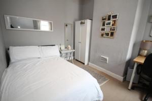 Free Parking Private 4 BR Central House